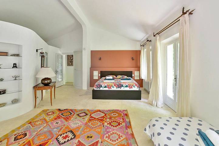 Pet friendly home in Lagnes in Lagnes, Parc naturel régional du Luberon
