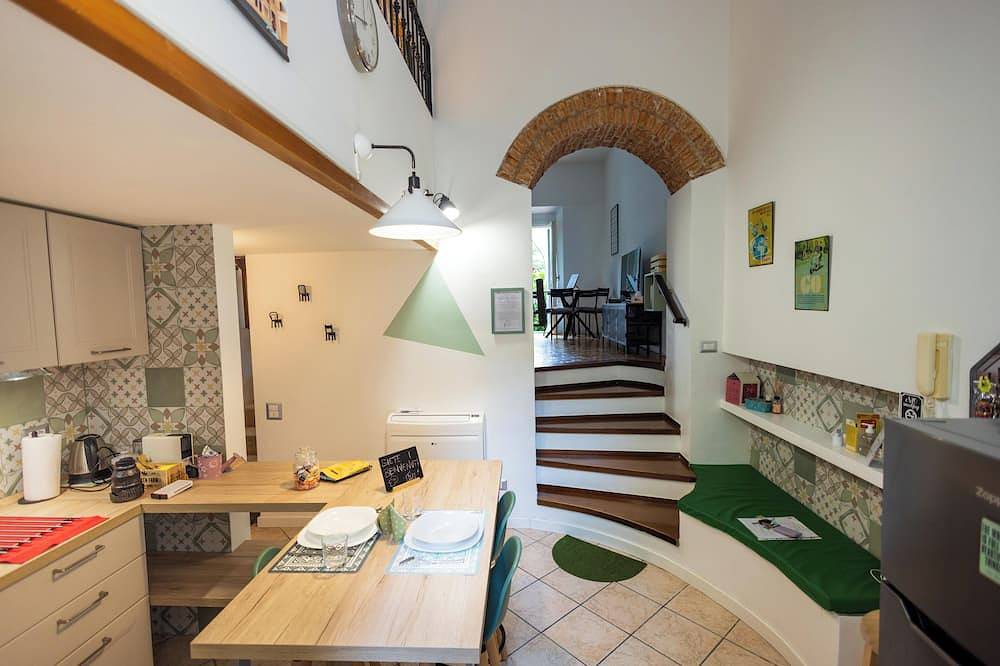 Entire apartment, The house of Brunina Monza - Relax near Milan! Garage and private small garden in Monza, Brianza