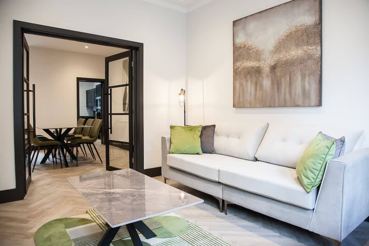 Bright & Modern Manchester Home | Free Parking in Manchester, Greater Manchester