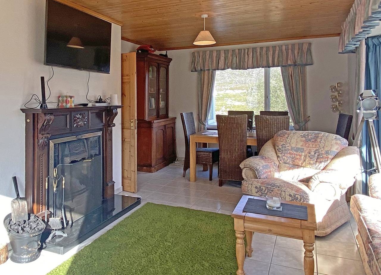 Dogs Bay Holiday Cottage in Roundstone, Connemara