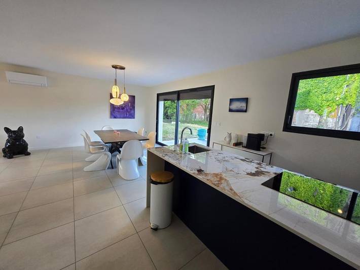 Location de vacances pour 6 personnes, avec jardin ainsi que terrasse et jacuzzi à Vernet
