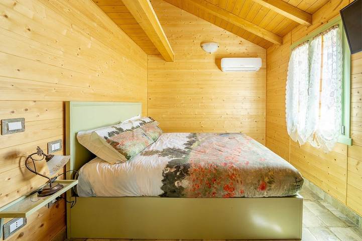 Appartement entier, Petite maison avec porche et jardin (entièrement accessible) in Spoleto, Province de Pérouse