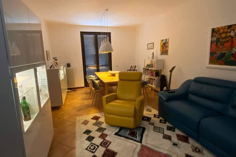 Family home with lake views and close to centre of charming village on Lake Como in Argegno, Comune di Argegno