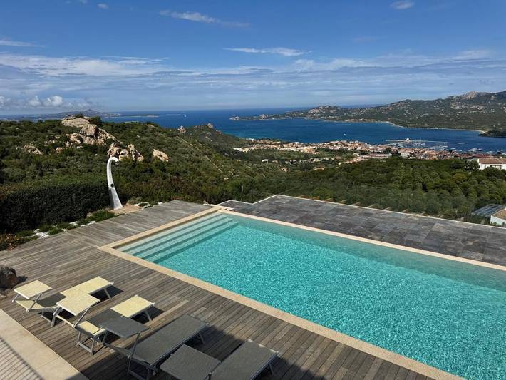 Location de vacances pour 6 personnes, avec vue et piscine ainsi que jardin et sauna à Cannigione - 4