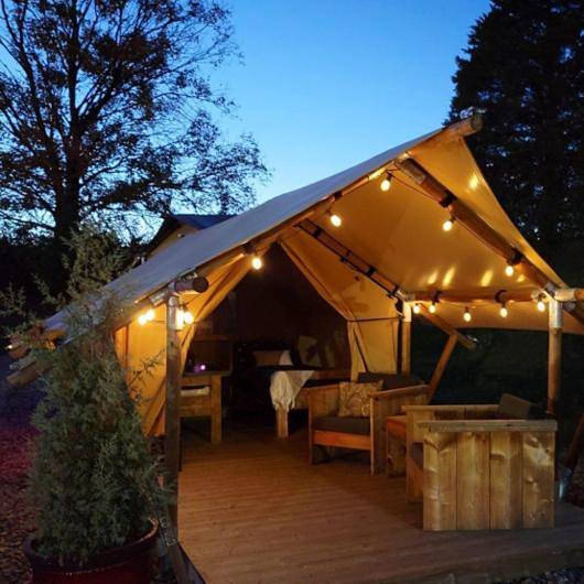 Location de vacances pour 2 personnes, avec vue et jardin ainsi que terrasse et piscine dans Largentière - 3