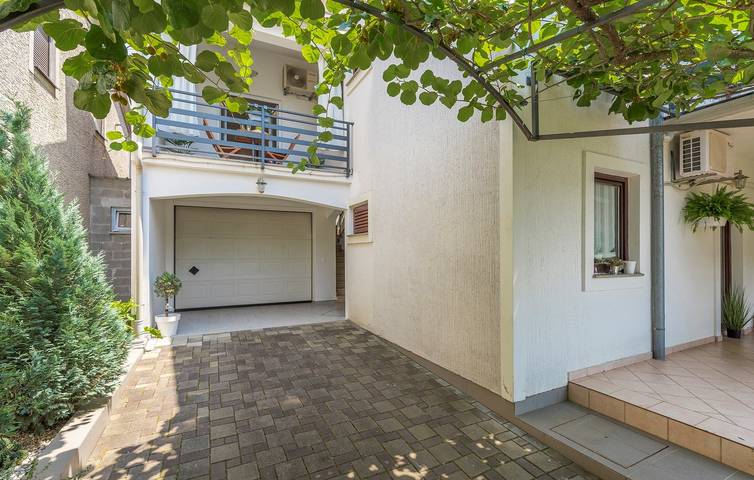 Ferienwohnung für 2 Personen, mit Balkon in Nova Vas