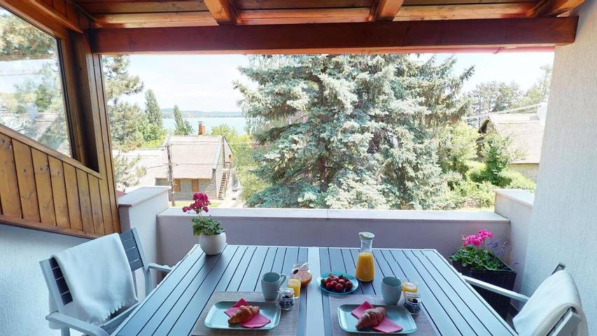 Ferienwohnung für 4 Personen, mit Seeblick und Ausblick sowie Garten - 1