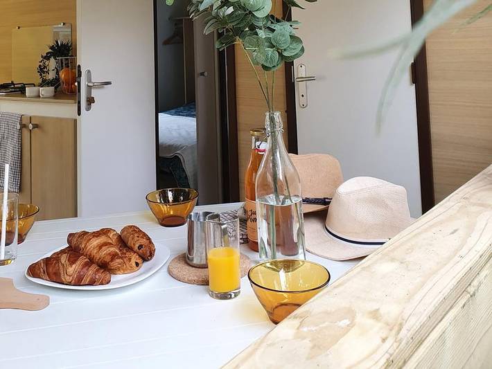 Camping Le Saint Laurent - Mobile home 5 persons - Tit'home - 21m²- 2 bedrooms - Wc (no shower) in Golf Saint-Laurent, Ploemel