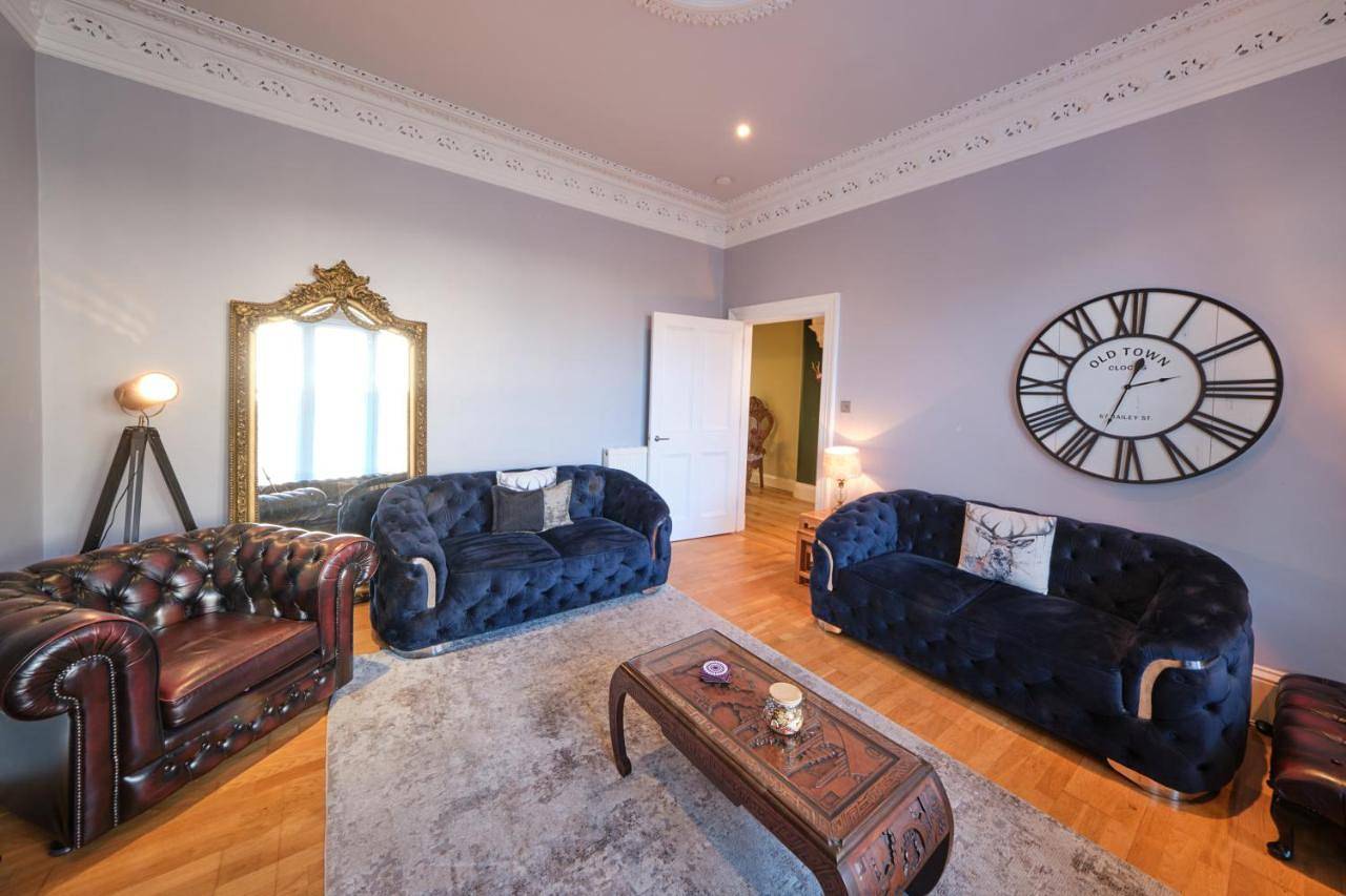 Entire apartment, Three-Bedroom Apartment in Dunfermline, Fife region
