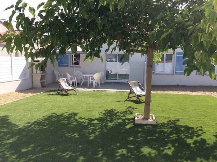 Gîte pour 6 personnes, avec terrasse et jardin