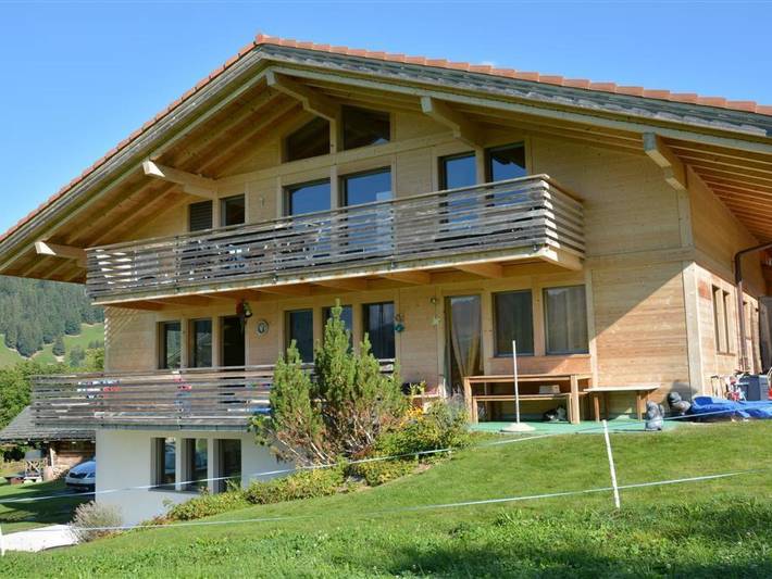Ferienwohnung für 4 Personen, mit Balkon in Zweisimmen