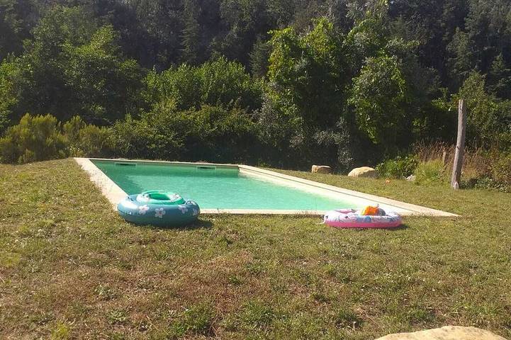 Gîte pour 12 personnes, avec Jardin à Paredes