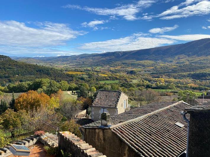 Location de vacances pour 15 personnes, avec vue et terrasse à Saint-Martin-de-Castillon