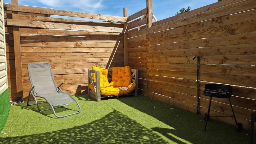 Gîte pour 4 personnes, avec vue ainsi que terrasse et jardin, animaux acceptés à Châteauneuf-les-Martigues - 4