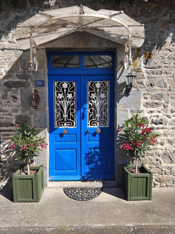 Location de vacances pour 2 personnes, avec jardin ainsi que terrasse et vue dans Le Mené - 3