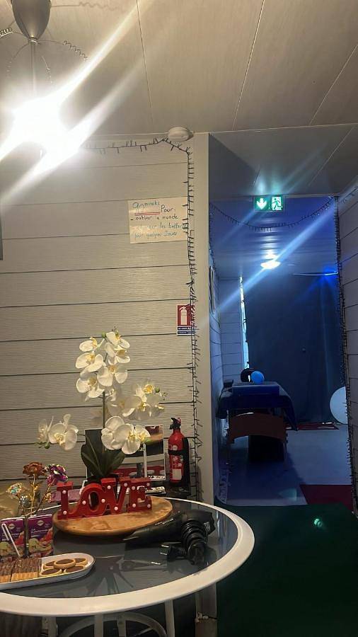 Appartement entier, Aqua Bien Etre, Nuitées et Spa avec supplément pour deux à trois personnes in Raismes, Région de Valenciennes