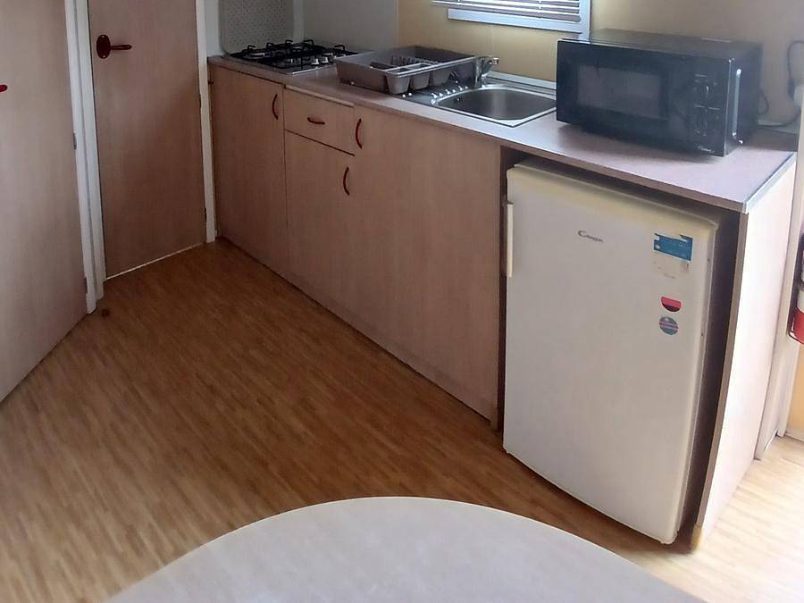 Camping Borepo - Mobile home 4 persons - Standard Sun Roller - 2 Bedrooms in Villeveyrac, Côte d'Améthyste