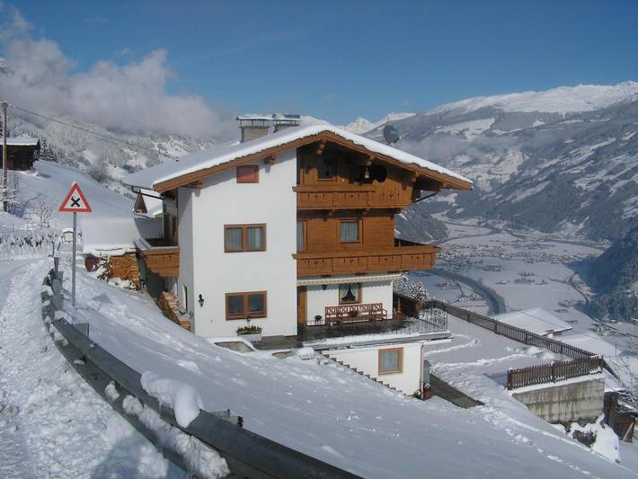 Ferienwohnung für 4 Personen, mit Balkon und Balkon/Terrasse sowie Garten in Hippach