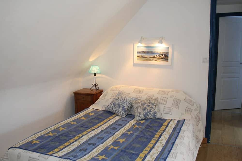 Charming and spacious house near the beach in Locmaria in Locmaria, Côte des Mégalithes