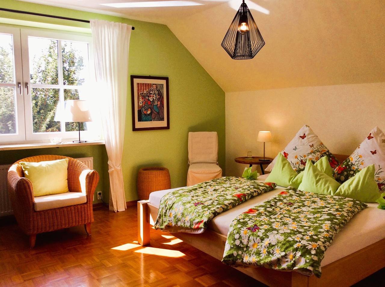 Ferienwohnung Am Wanderweg - 115qm große Ferienwohnung am Wanderweg mit Balkon und großzügigem Gästegarten in Friesenhausen, Aidhausen