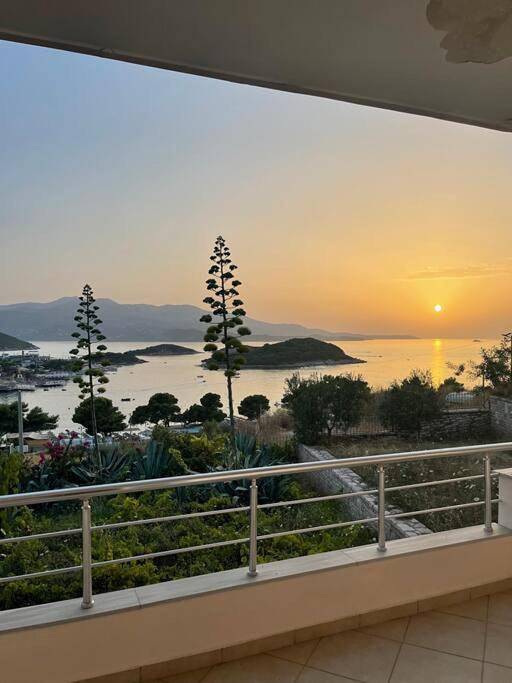 Dom dla 8 osób, z Balkon i Taras oraz Ogród i Widok w Ksamil