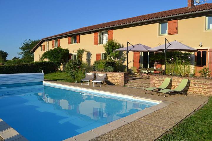 Location de vacances pour 10 personnes, avec Balcon et Jardin dans Sulignat