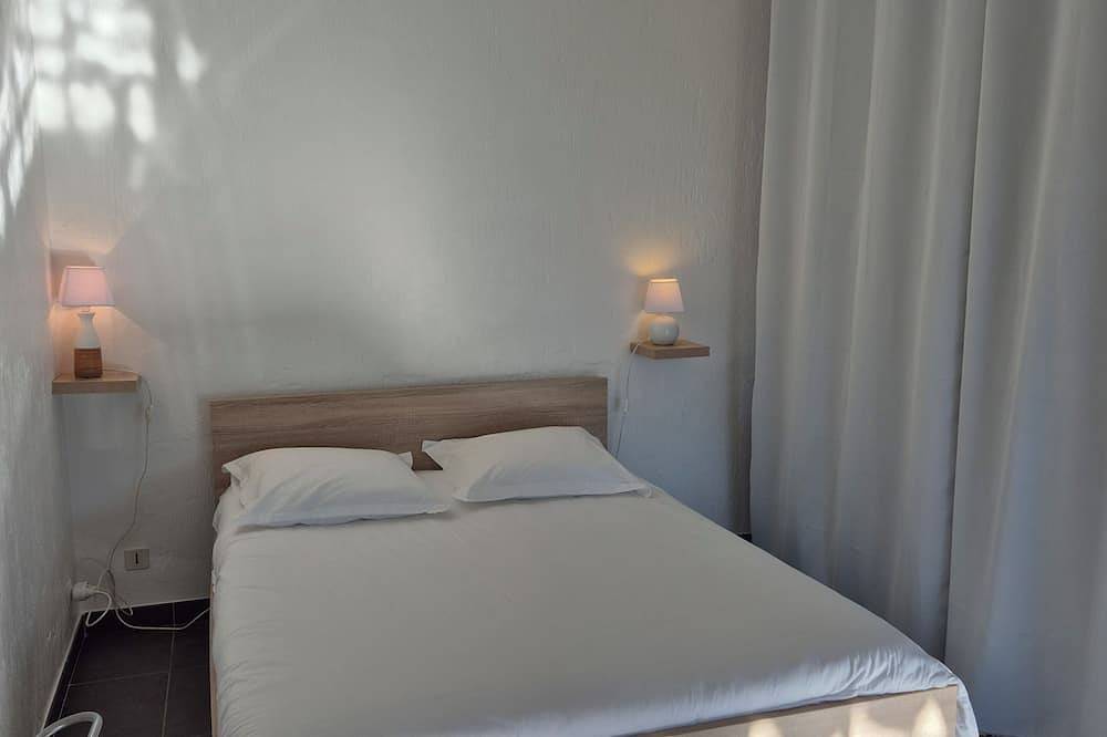 Apartment Independent, Swimming Pool, Close Sea, 4 People + 1 Child - 2 Years in Saint-Martin-du-Var, Nice region