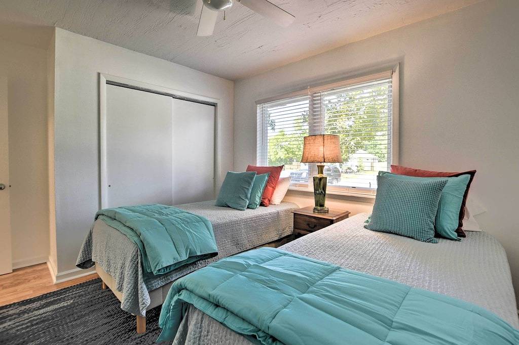 Oak Island Cottage: Minutes to Long Beach! in Oak Island (NC), Brunswick County