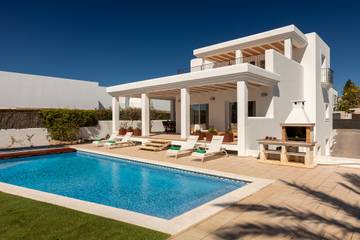 Villa in Santa Eulària des Riu, East Ibiza für 8 
