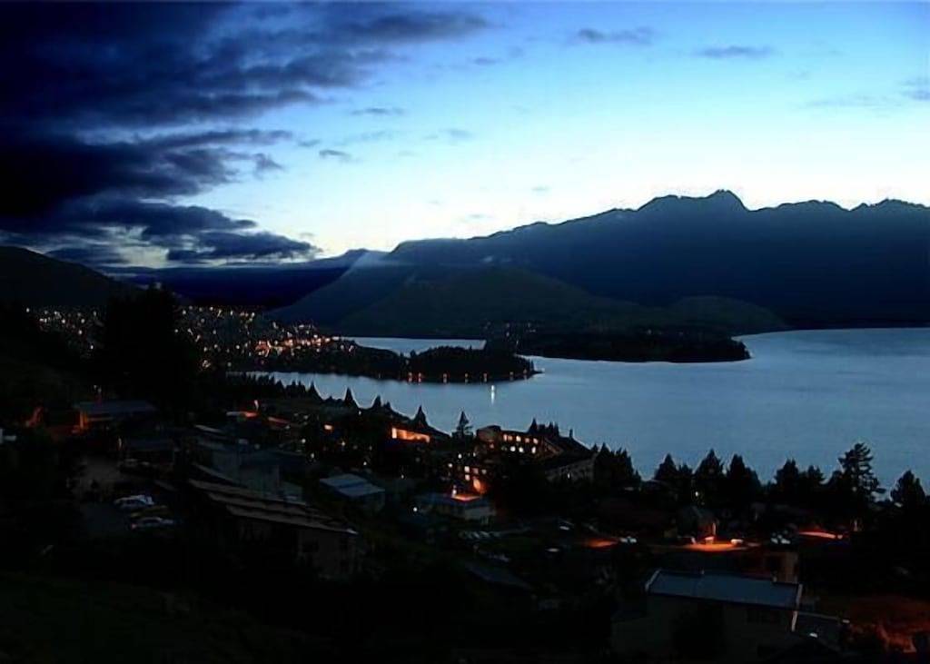 Vacation House for 22 Guests in Queenstown, Otago