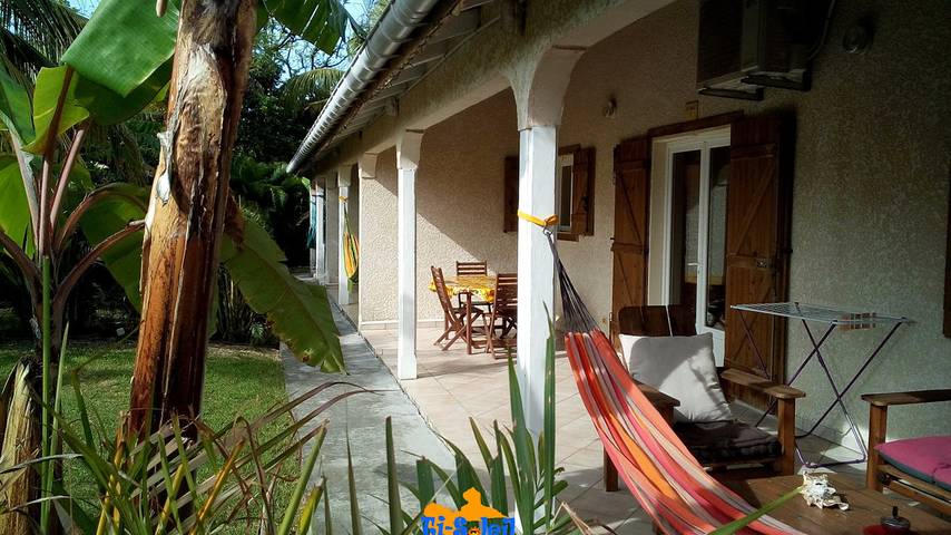Studio pour 5 personnes, avec terrasse ainsi que jardin et piscine