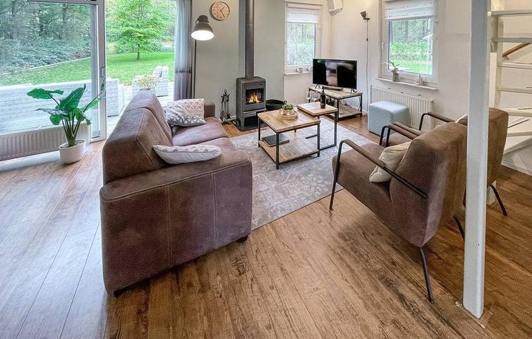 Bungalow voor 6 personen, met terras en balkon/terras in Friesland