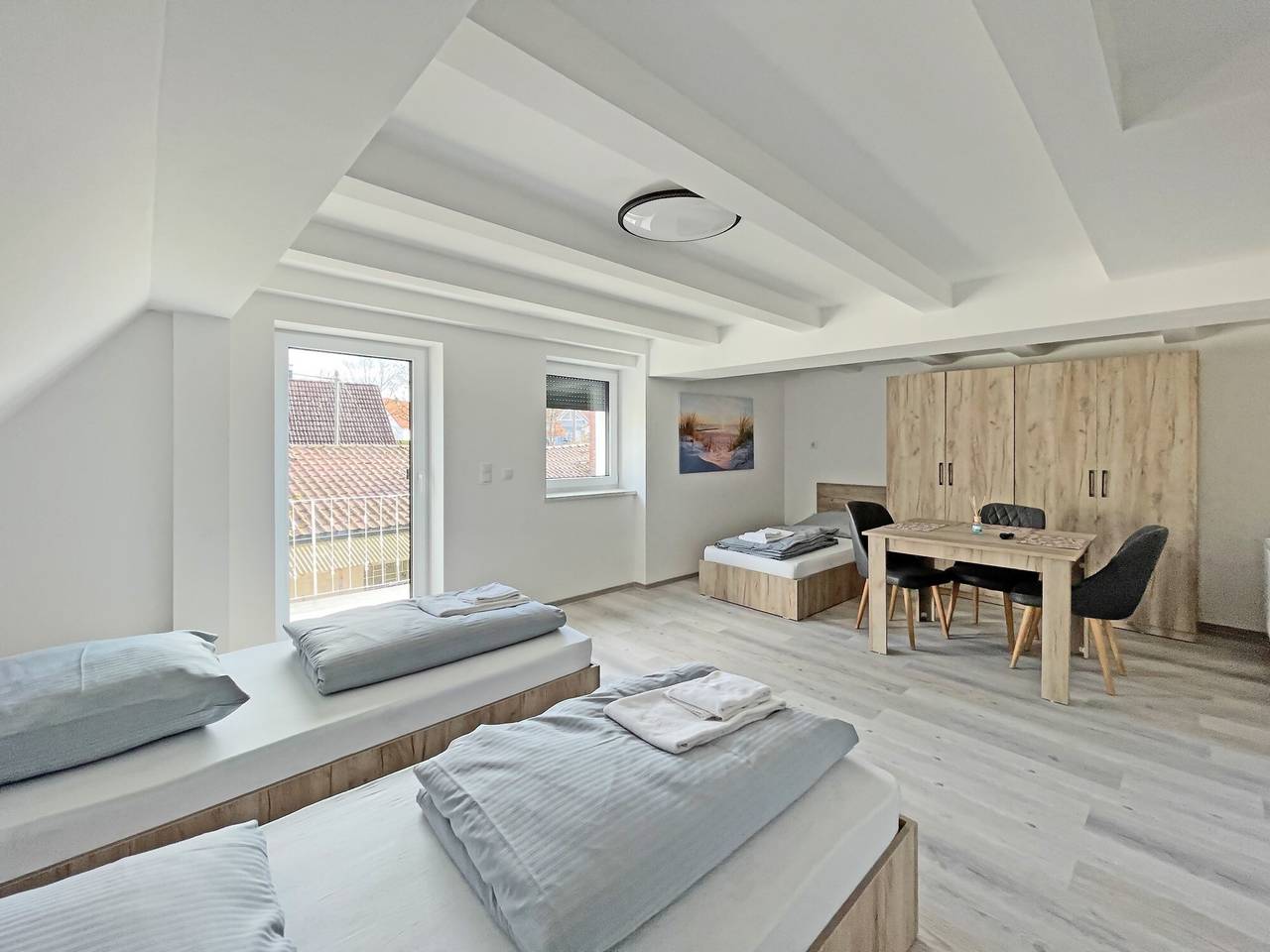 Ganze Wohnung, Apartment 6 mit privater Terrasse, Gemeinschaftsgarten und Wlan in Ichenhausen, Bayerisch Schwaben