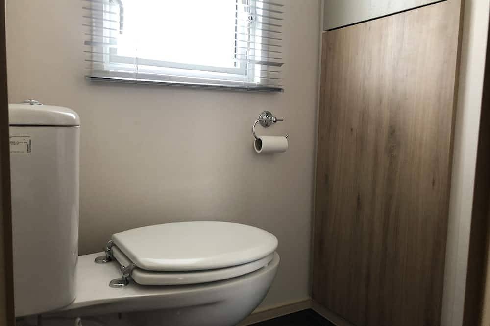 2 Bed Caravan - Sleeps 6 - Pets - Pool - Wifi in Mersea Island, Colchester
