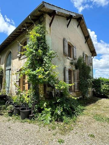 Gîte pour 8 personnes, avec vue et jardin à Cancon