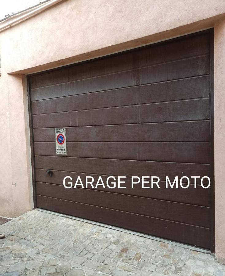 Palazzo Boscareto - suites di charme in centro storico - garage moto, box bici in Corinaldo, Province d'Ancône