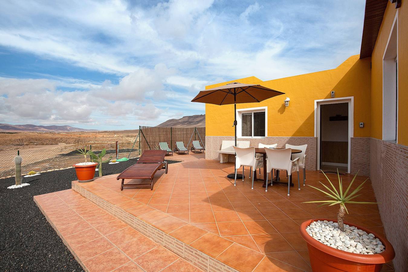 Casa Cactus: Vistas a la montaña, terraza privada y Wi-Fi in Antigua, Fuerteventura