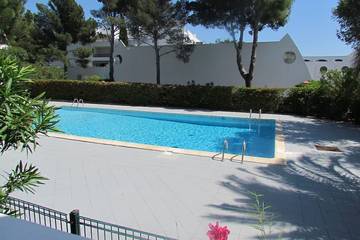 Gîte pour 4 personnes, avec piscine ainsi que jardin et terrasse dans Port Gregau