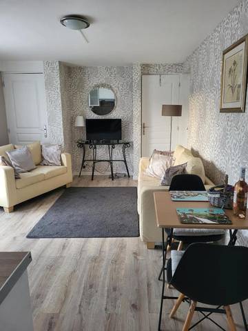 Gîte pour 2 personnes, avec jardin et piscine à Saint-Rabier
