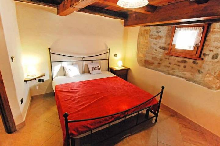 Gîte pour 2 personnes, avec jardin dans Fénis - 2