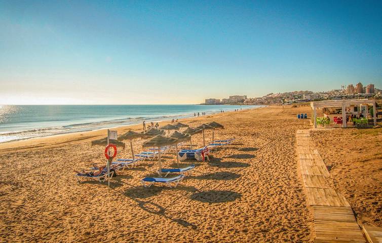 Sunny Retreat with Pool, Terrace & WiFi | 1.5km to Beach in La Zenia, Orihuela
