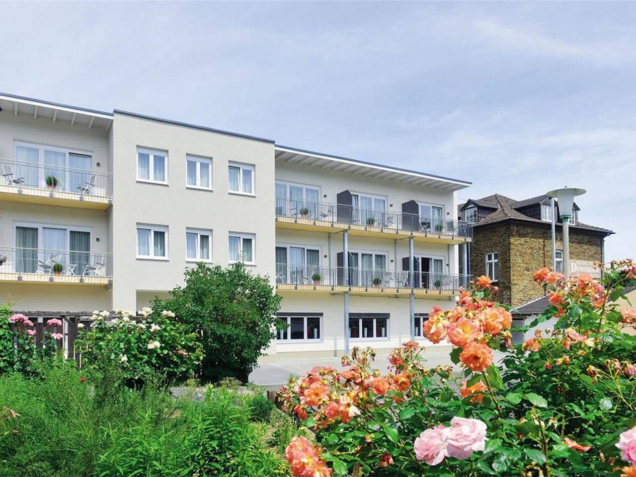 Landhotel Sanct Peter - Komfort Doppelzimmer Bad oder Dusche/Wc in Ahrweiler, Bad Neuenahr