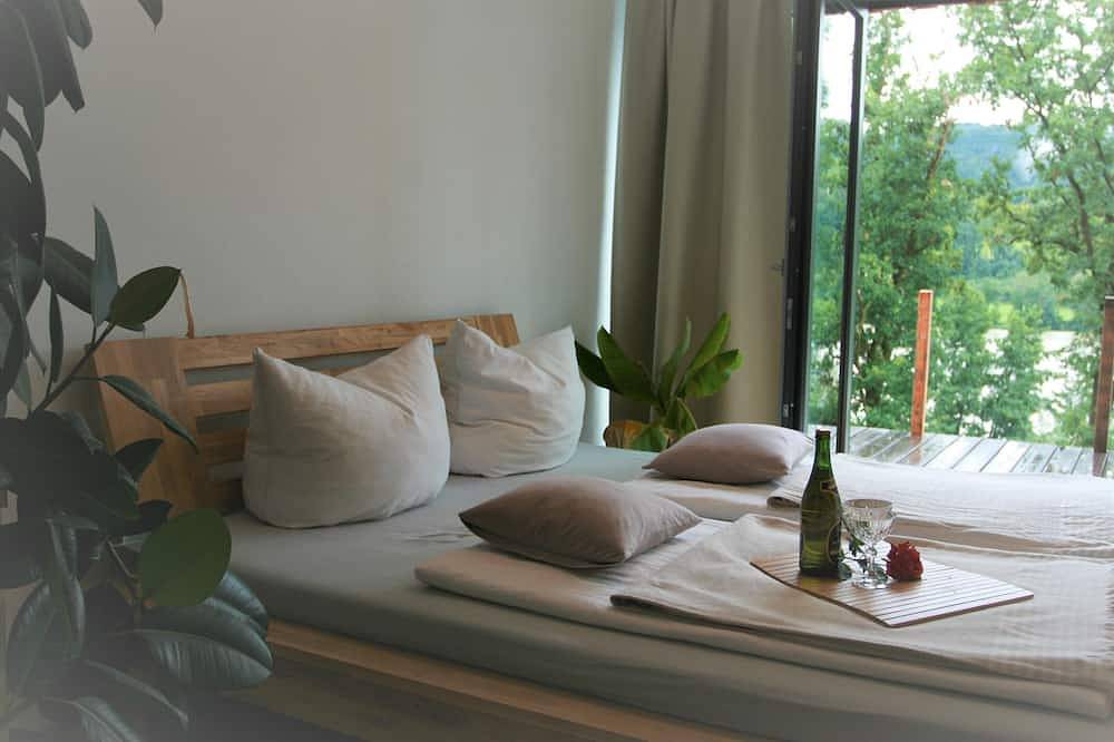 In an exclusive secluded location a dreamlike vacation home with a breathtaking view of the Danube in Obernzell, Passauer Land