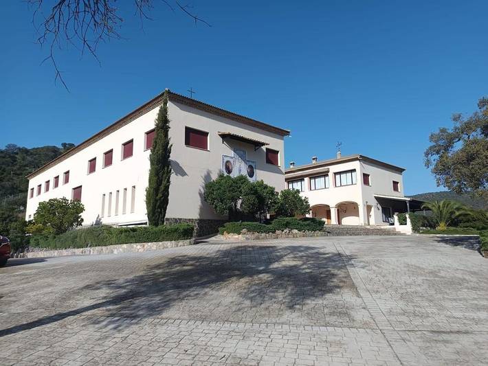 Hostal para 80 personas, con Balcón y Jacuzzi además de Terraza y Piscina en Sierra de Hornachuelos