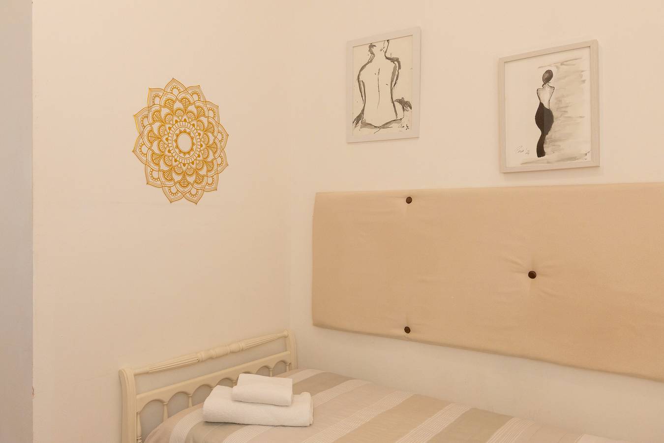 Habitación 'Piccolo Paradiso - Camera 3' con terraza compartida, jardín compartido y Wi-Fi in Livorno, Costa Etrusca