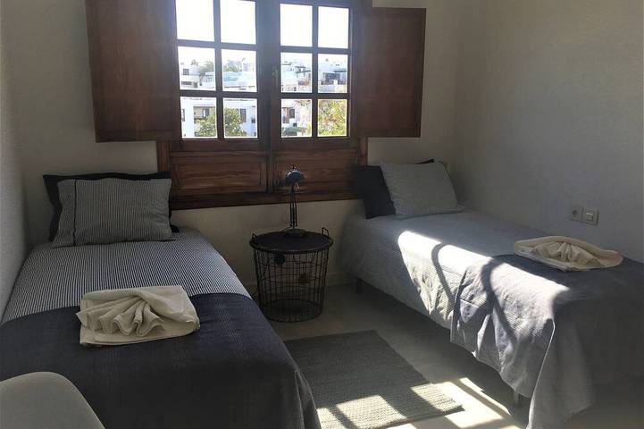 Apartamento entero, Impresionante apartamento de 2 dormitorios en primera linea in Puerto del Carmen, Lanzarote