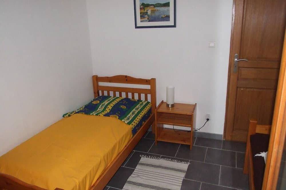 Maison de vacances sur une propriété privée, calme et ombragée in Arles, Région d'Arles