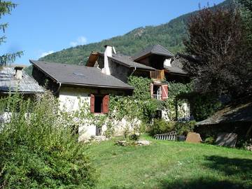 Gîte pour 8 personnes, avec jardin et terrasse à Siguer