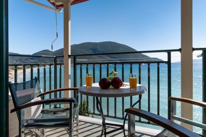 Gîte pour 3 personnes, avec Balcon à Leucade - 2