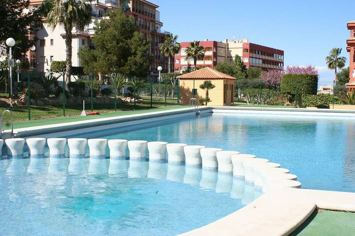Ferielejlighed for 6 personer, med terrasse og have samt pool - 1